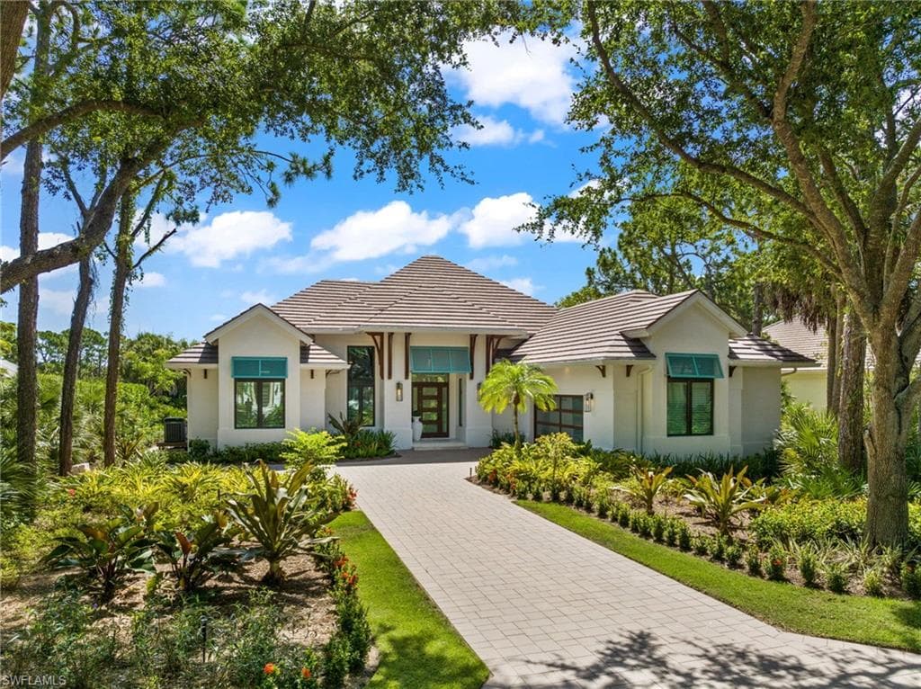 987 Barcarmil WAY NAPLES, FL 34110