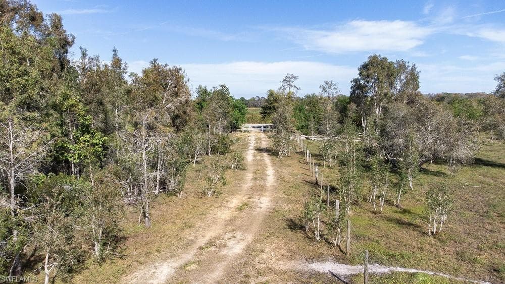 1685 A RD LABELLE, FL 33935