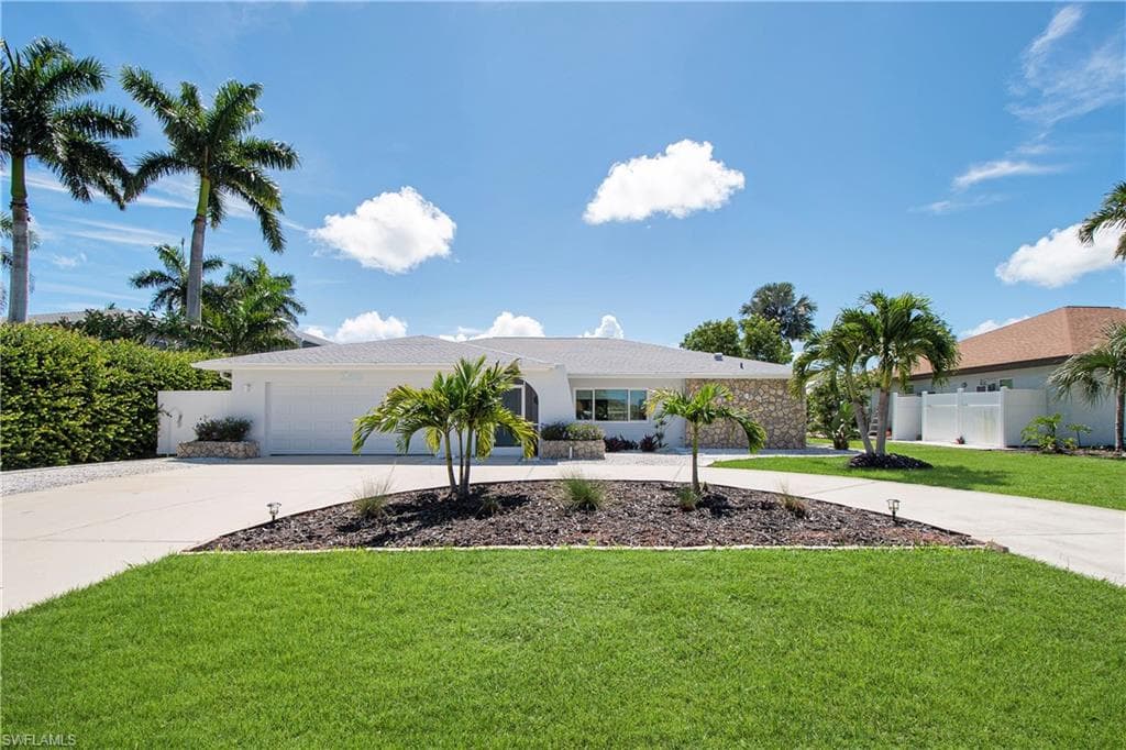 403 Grenada AVE NAPLES, FL 34113