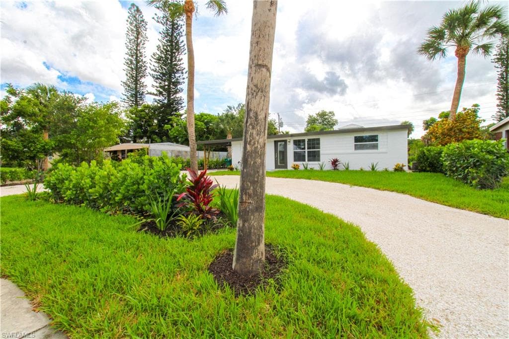 1343 Brookside DR NAPLES, FL 34104
