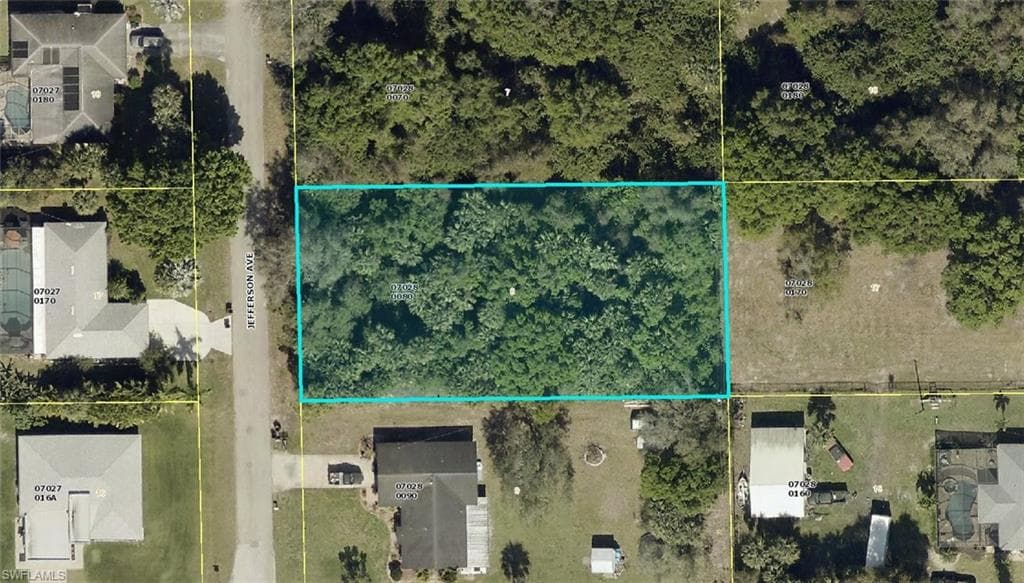 608 Jefferson AVE LEHIGH ACRES, FL 33936