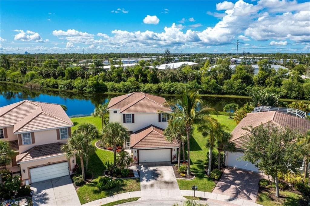 932 Golden Pond CT CAPE CORAL, FL 33909