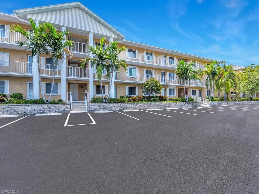 3071 Sandpiper Bay CIR L104 NAPLES, FL 34112