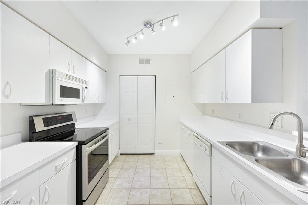 27087 Matheson AVE 104 BONITA SPRINGS, FL 34135