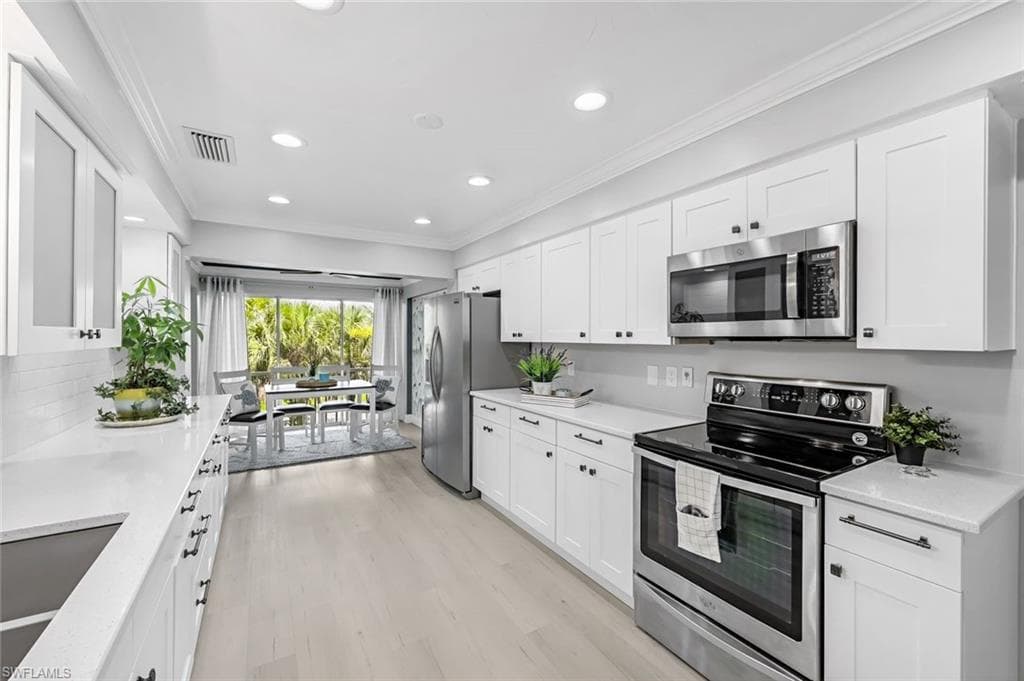 201 Palm River BLVD E201 NAPLES, FL 34110