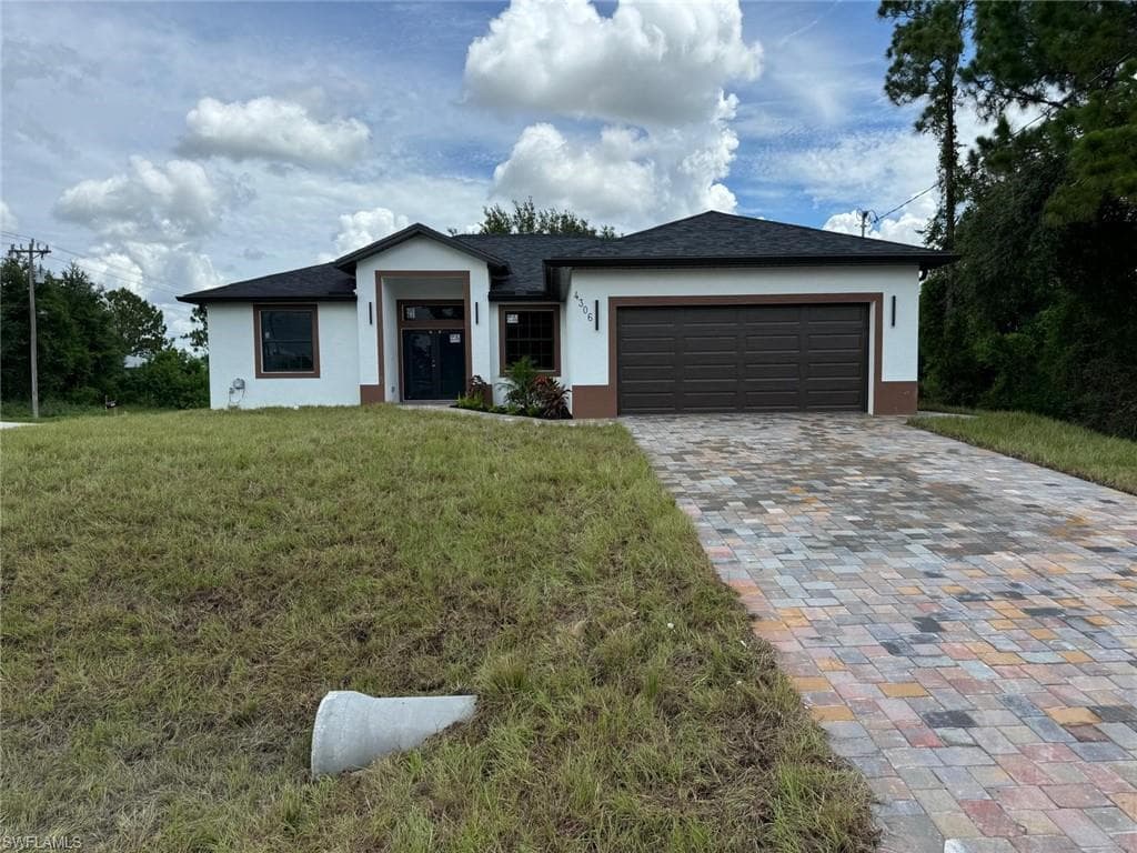 4306 32nd ST SW LEHIGH ACRES, FL 33976