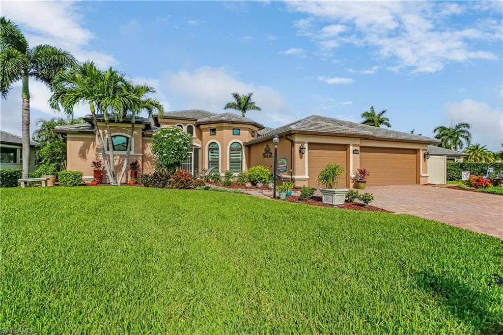 11758 Lady Anne CIR CAPE CORAL, FL 33991