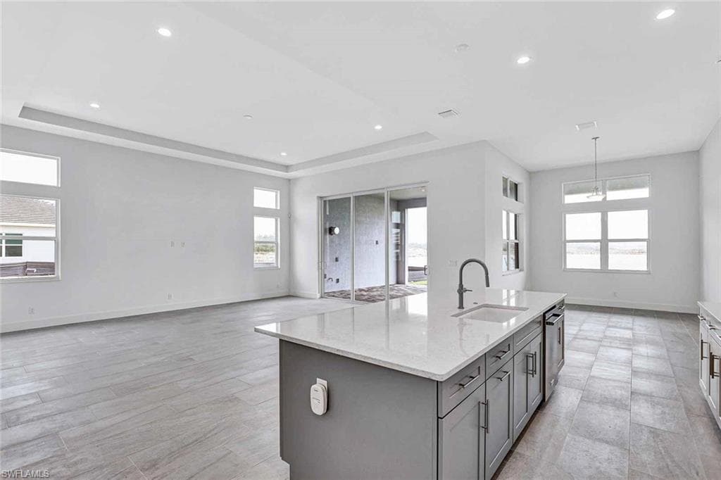 9073 Wisteria WAY NAPLES, FL 34114