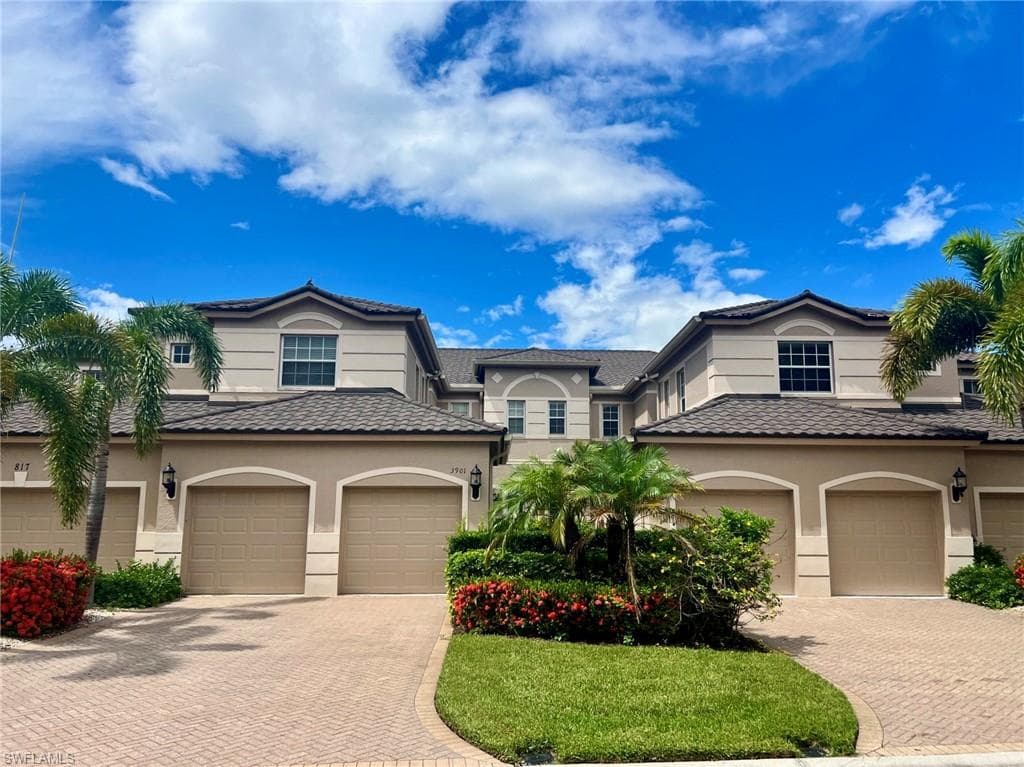 817 Regency Reserve CIR 3901 NAPLES, FL 34119