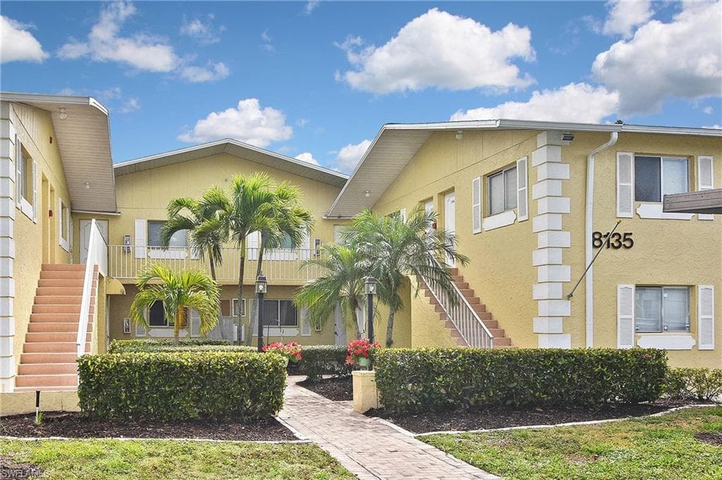 8135 Country RD 102 FORT MYERS, FL 33919