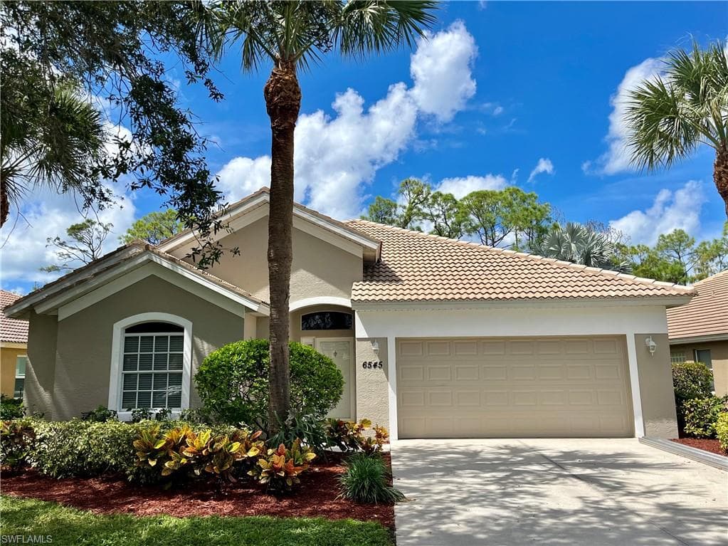 6545 Autumn Woods BLVD NAPLES, FL 34109