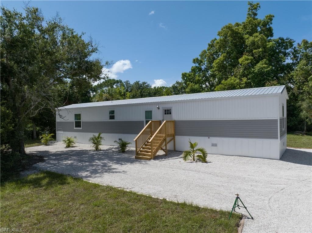 2309 Cantor LN NORTH FORT MYERS, FL 33917