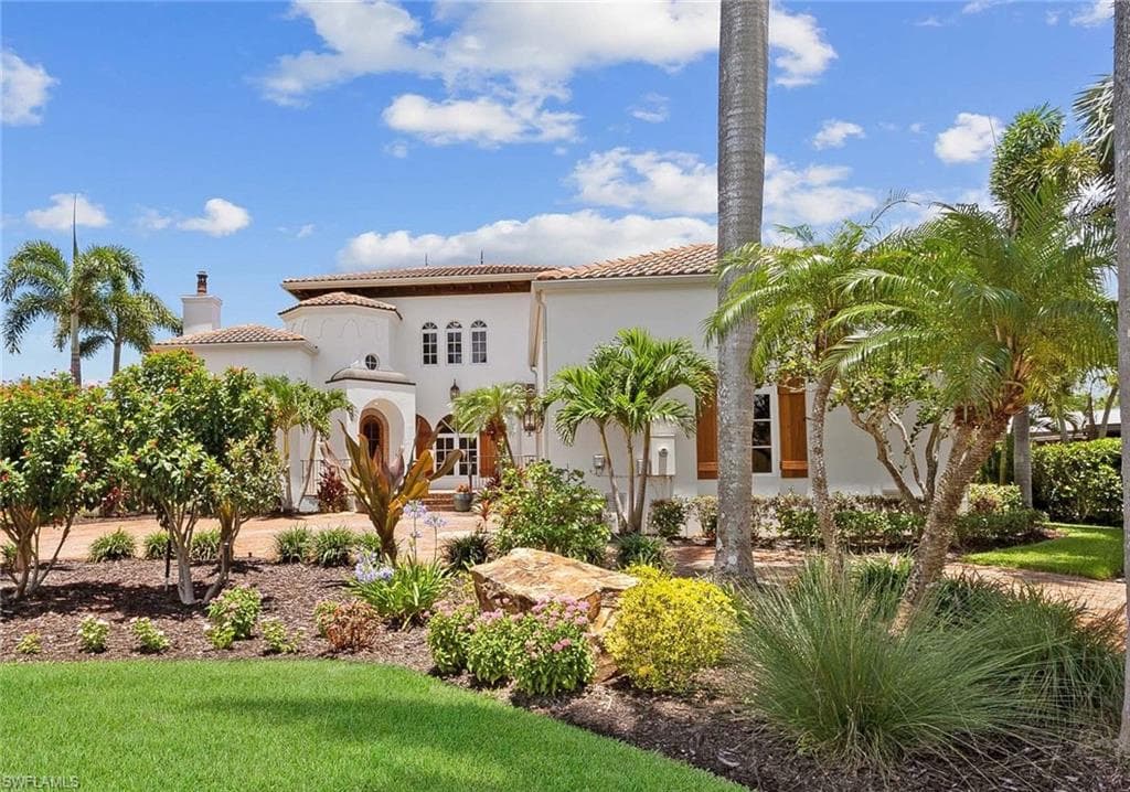 930 Aqua LN FORT MYERS, FL 33919