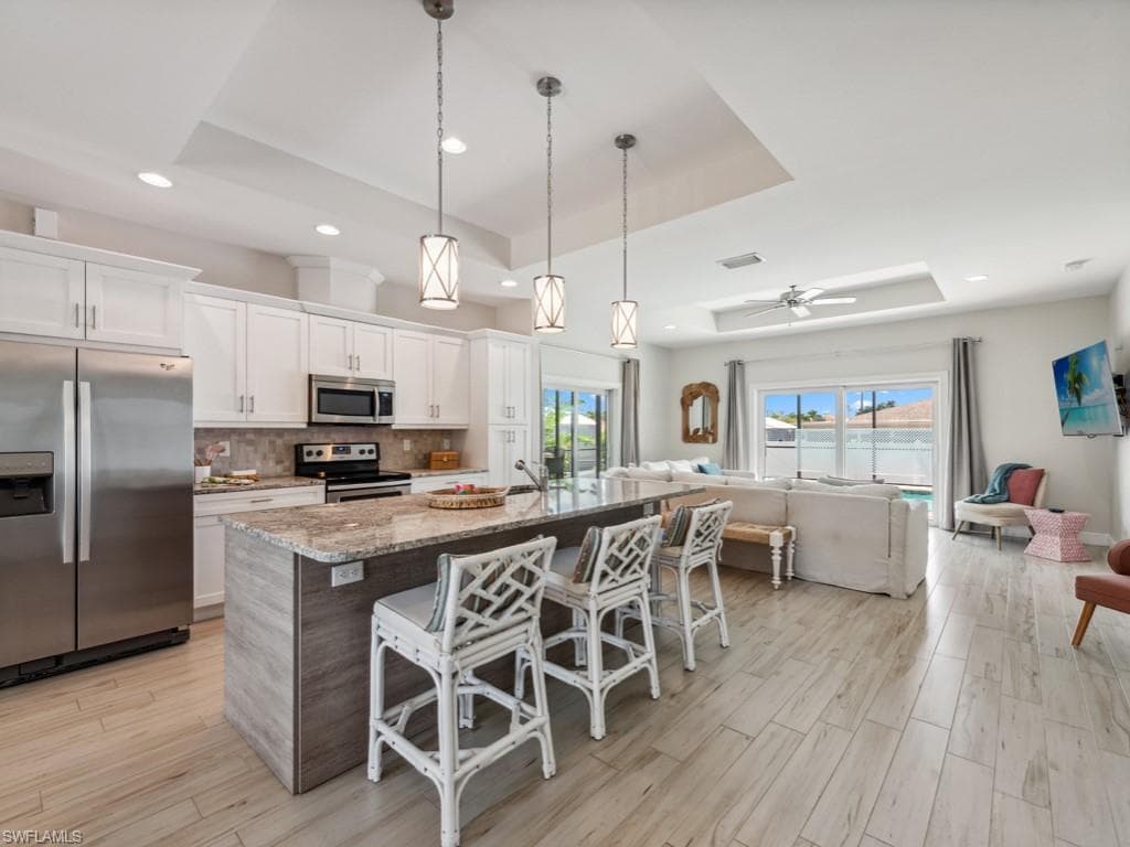 191 Tahiti CIR NAPLES, FL 34113