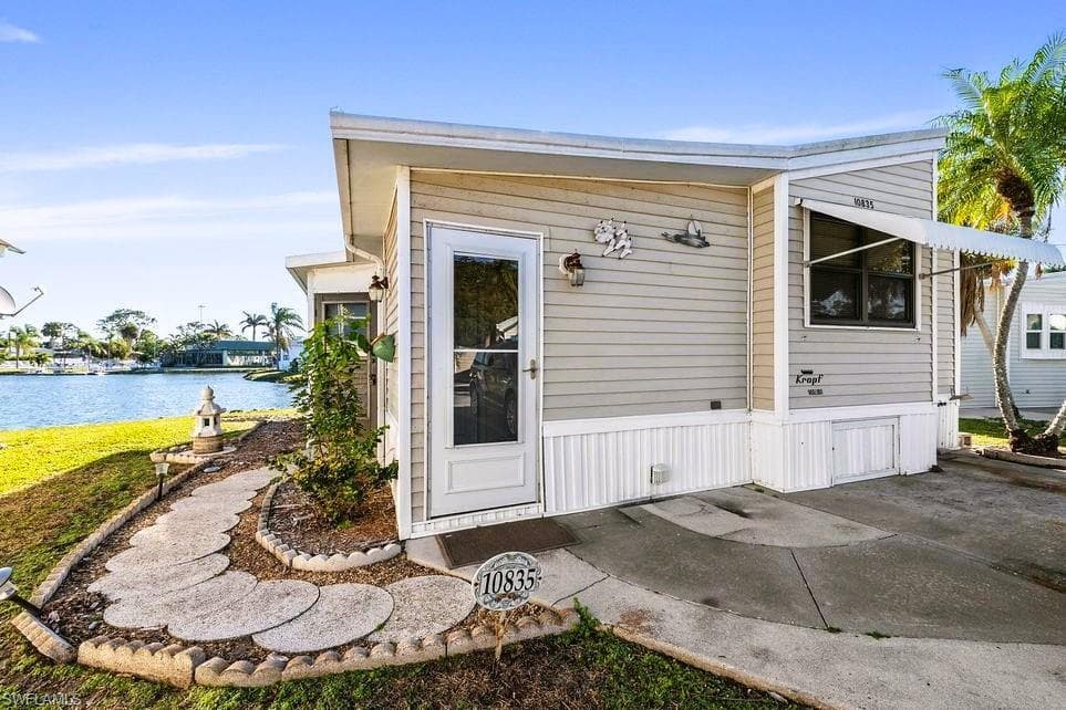 10835 Bonapartes Gull ESTERO, FL 33928