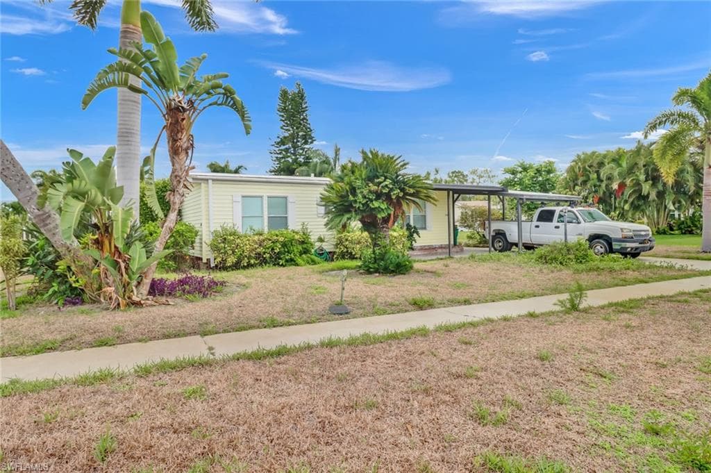 600 Charlemagne BLVD NAPLES, FL 34112