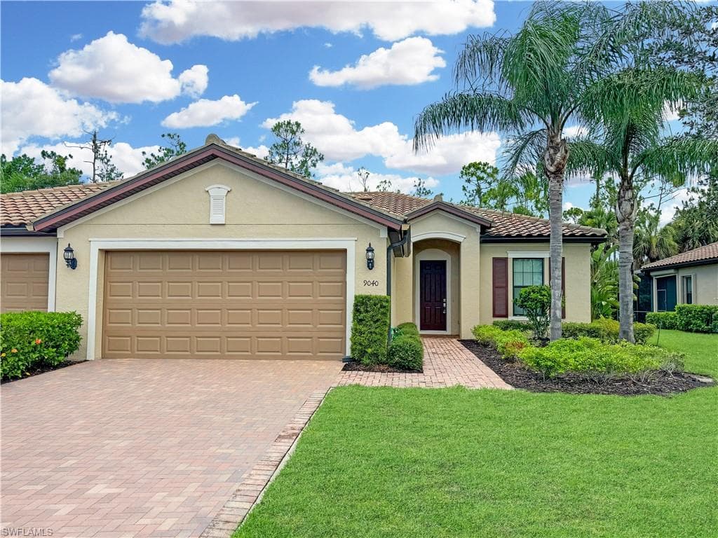 9040 Triangle Palm LN FORT MYERS, FL 33913