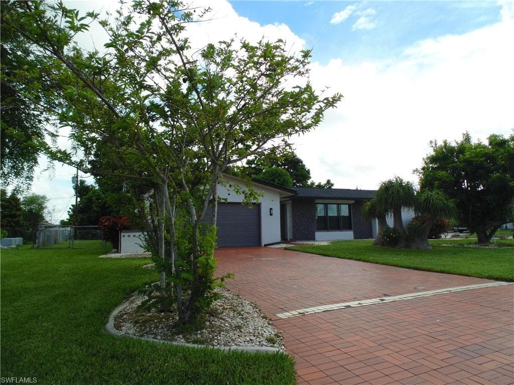 927 SE 30 ST CAPE CORAL, FL 33904