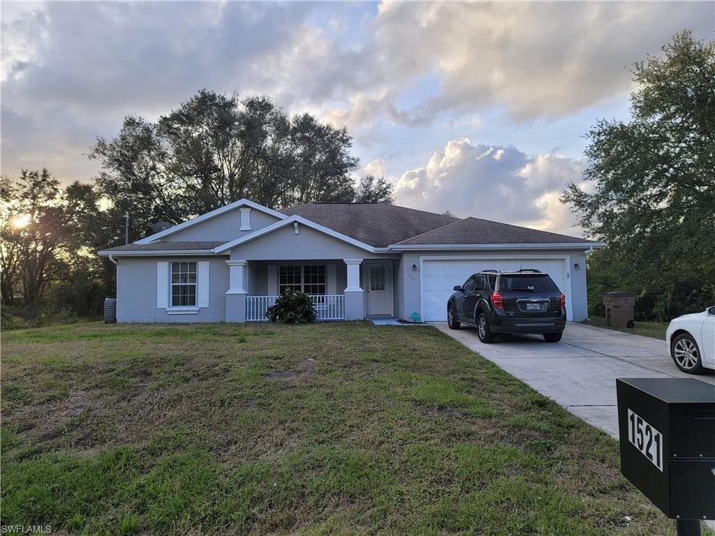 1521 McKinley AVE LEHIGH ACRES, FL 33972