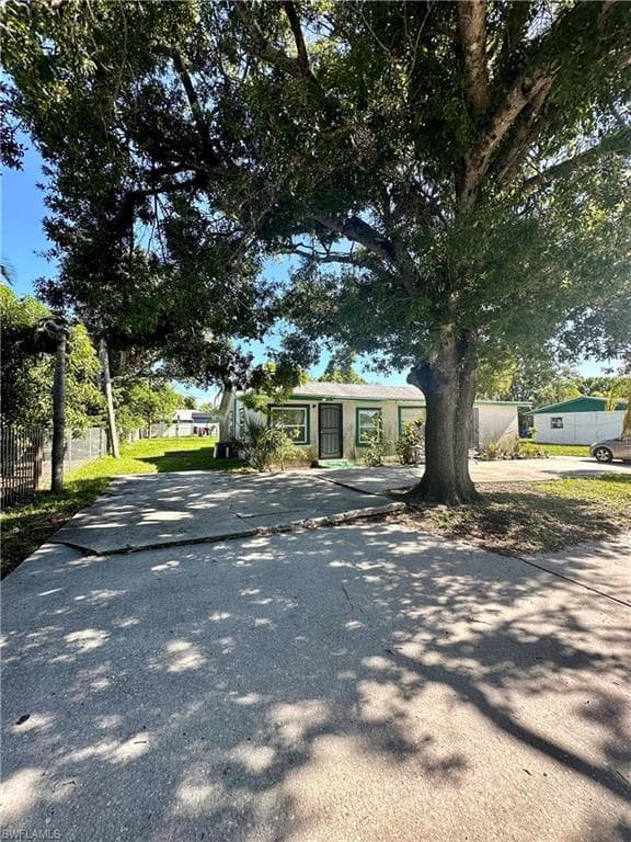 3326-3332 Edison AVE FORT MYERS, FL 33916