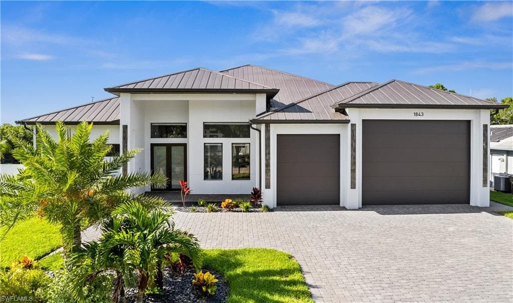 1843 Everest PKWY CAPE CORAL, FL 33904