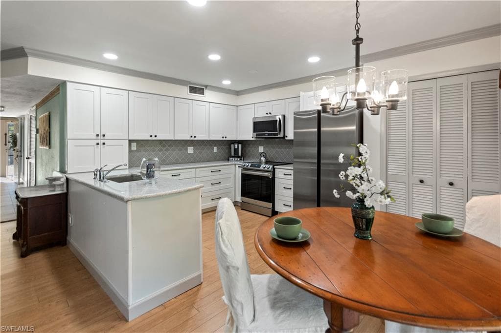 135 Forest Lakes BLVD 135 NAPLES, FL 34105