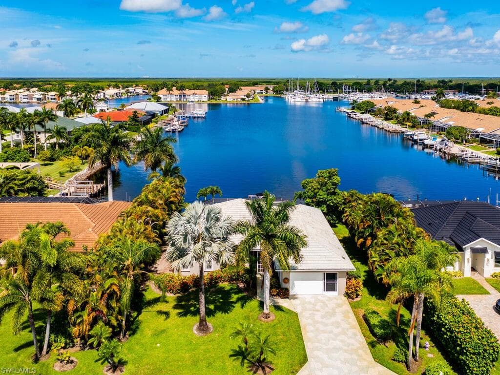 215 Cays DR NAPLES, FL 34114