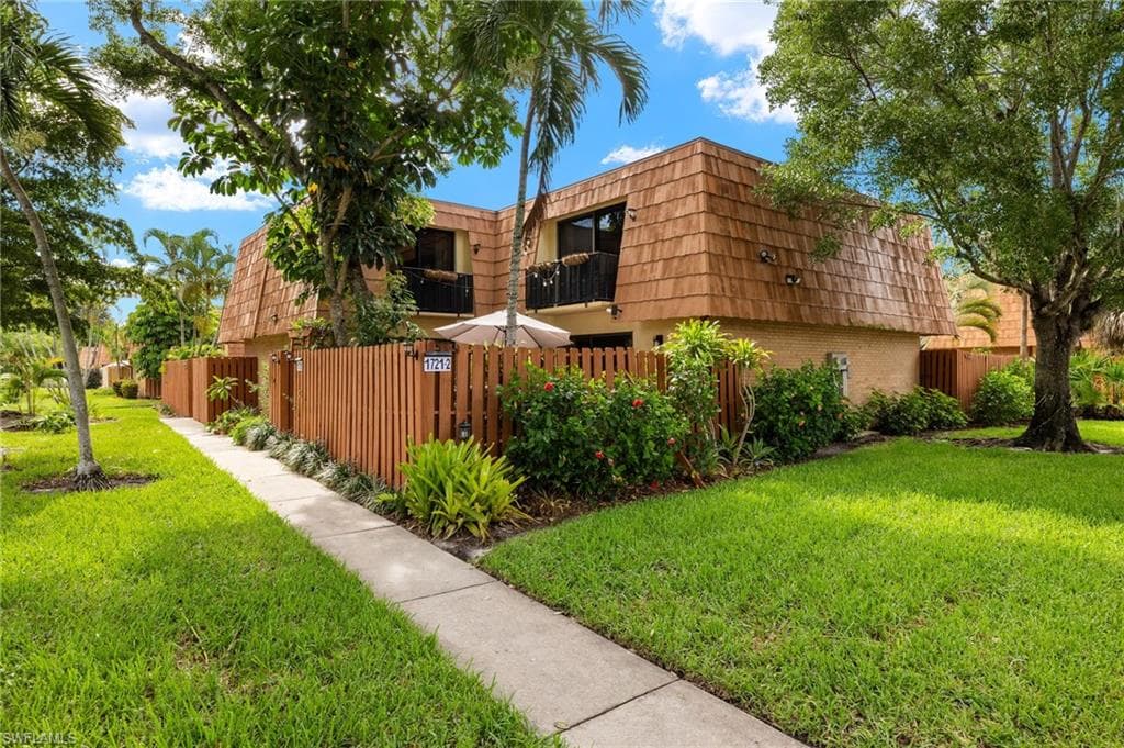 1721 Park Meadows DR 2 FORT MYERS, FL 33907
