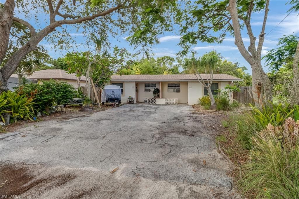 4205 Springs LN BONITA SPRINGS, FL 34134