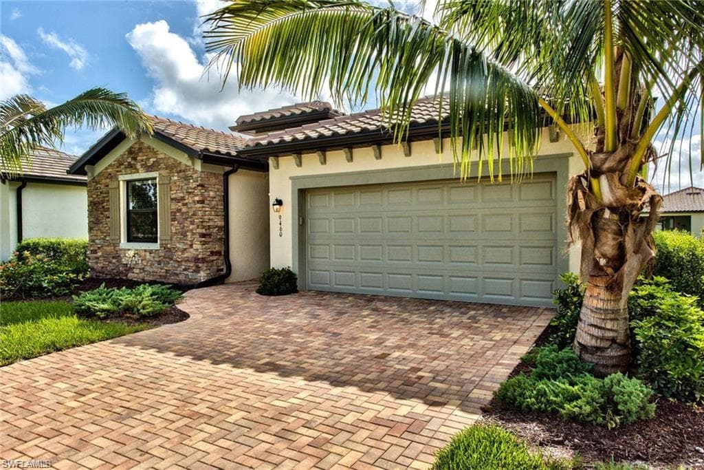 9460 Foxglove LN NAPLES, FL 34120
