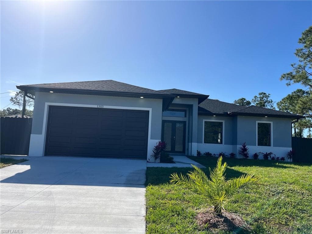 1303 9th St LEHIGH ACRES, FL 33972