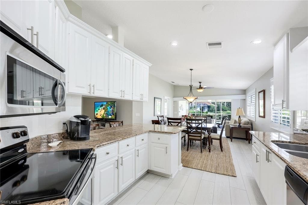 3388 Cayman LN NAPLES, FL 34119