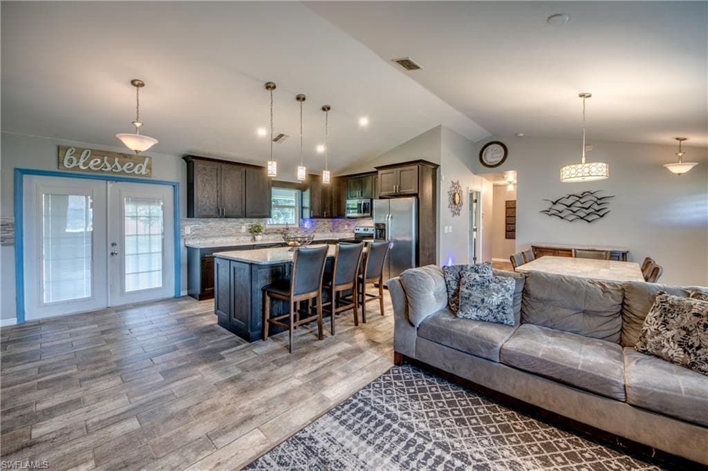 617 4th TER CAPE CORAL, FL 33991