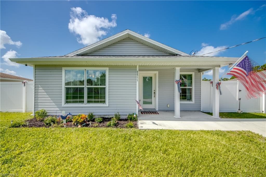 2511 41st ST W LEHIGH ACRES, FL 33971