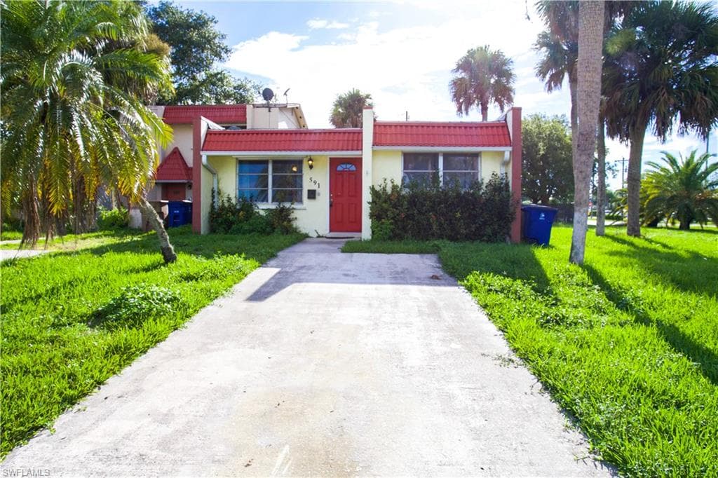 591 Glendale AVE LEHIGH ACRES, FL 33936