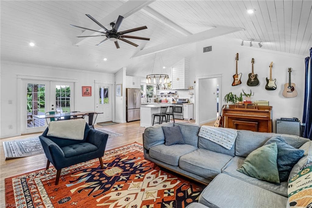 1439 Coconut DR FORT MYERS, FL 33901
