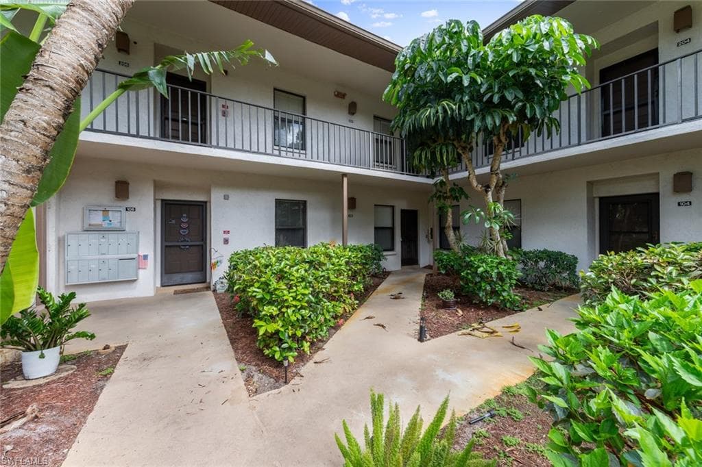 1833 Courtyard WAY E105 NAPLES, FL 34112
