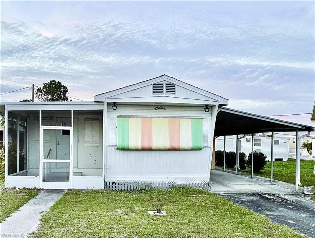 109 Candle CT NORTH FORT MYERS, FL 33917