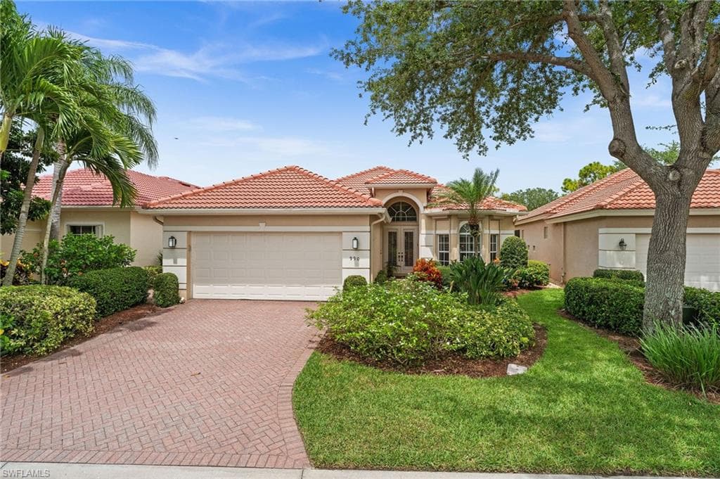 990 Fountain RUN NAPLES, FL 34119