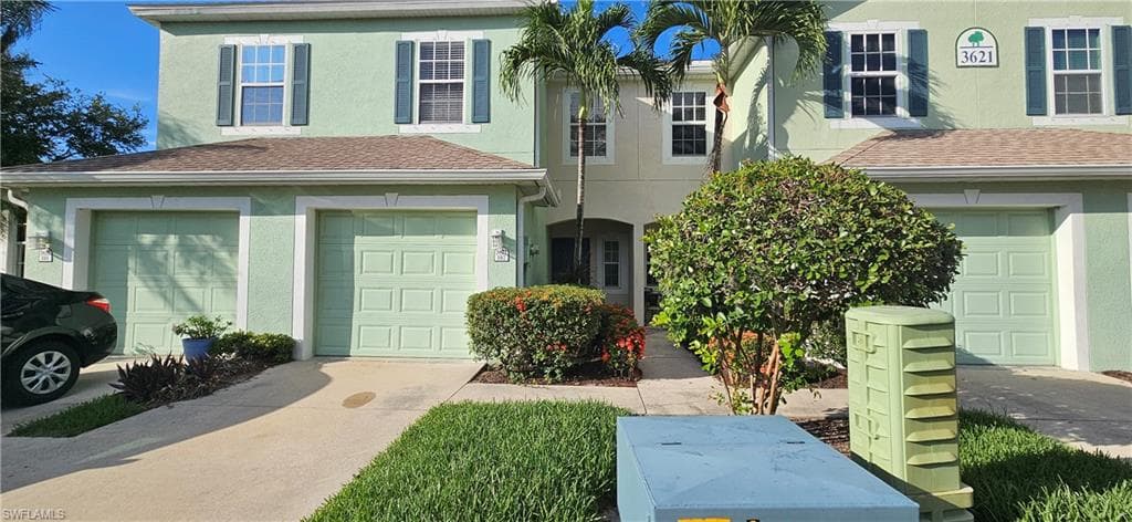 3621 Pine Oak CIR 102 FORT MYERS, FL 33916