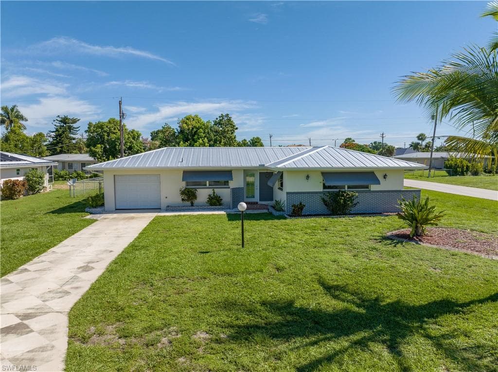 451 Monterey AVE CAPE CORAL, FL 33904