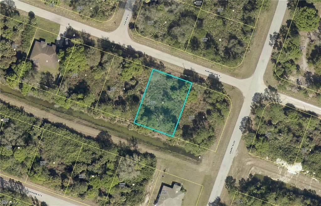 150 Auburn AVE S LEHIGH ACRES, FL 33974