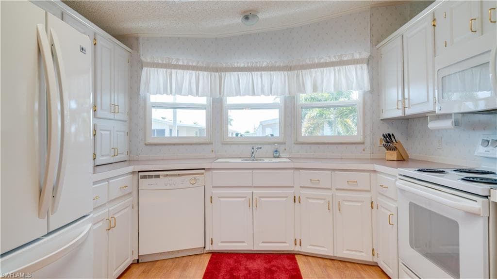 205 Sun DR NORTH FORT MYERS, FL 33903
