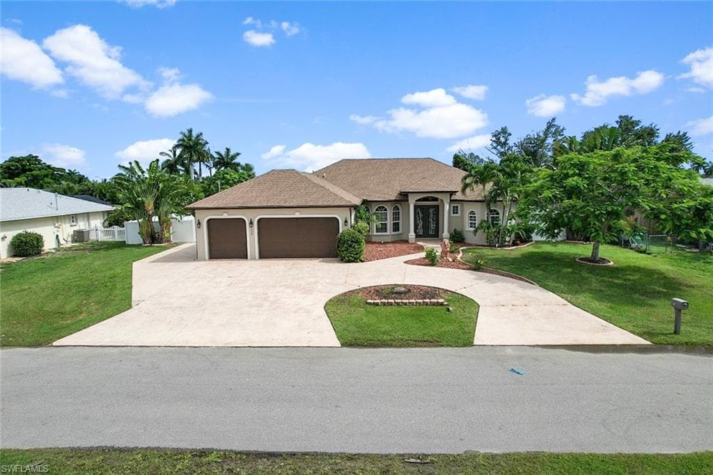 908 SE 29th TER CAPE CORAL, FL 33904