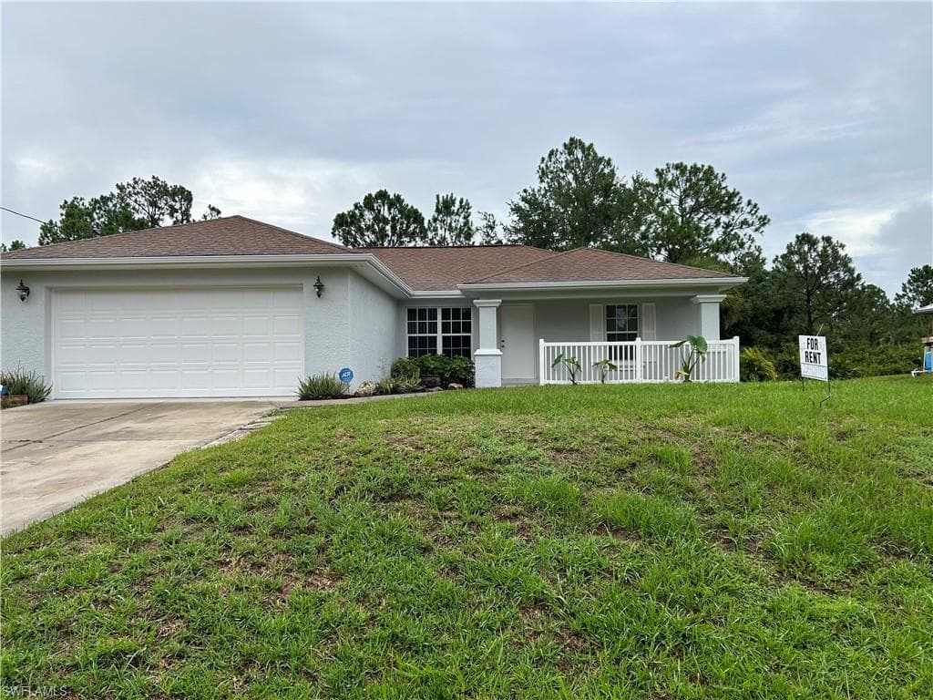 1013 Belmont ST E LEHIGH ACRES, FL 33974
