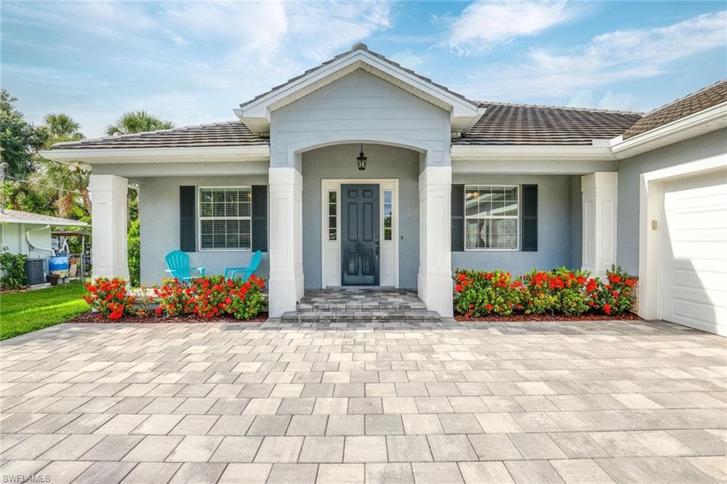 1221 La Faunce WAY FORT MYERS, FL 33919