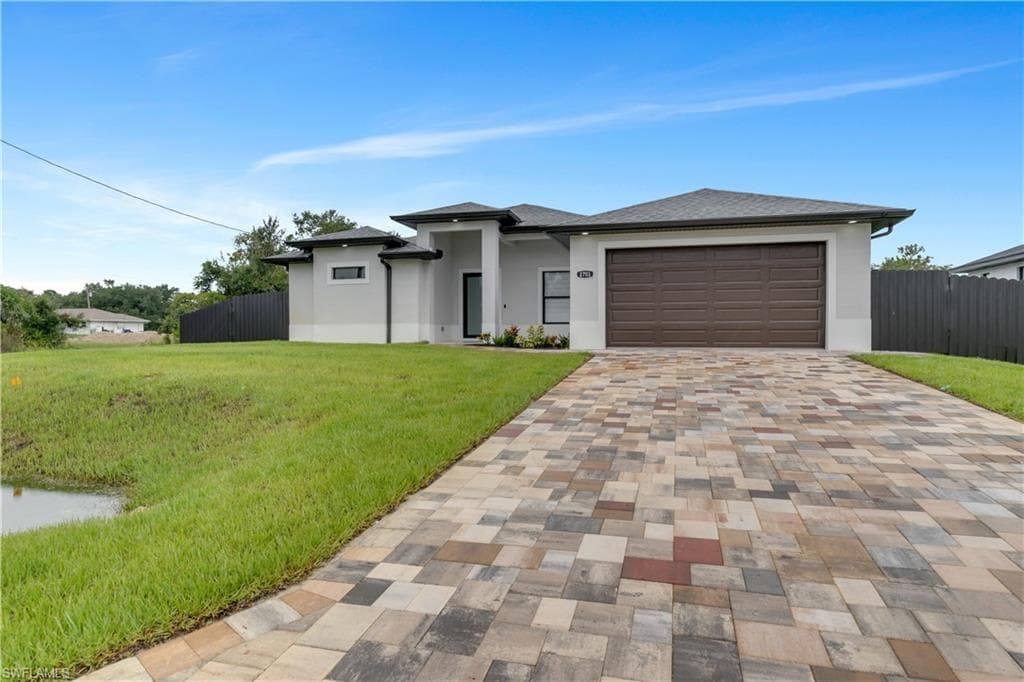 2703 53rd ST SW LEHIGH ACRES, FL 33976