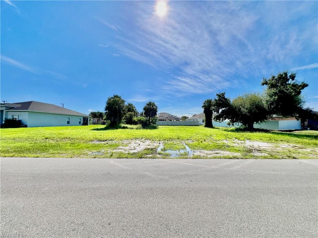 299 NW 2nd AVE CAPE CORAL, FL 33993