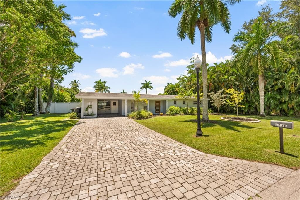 1226 Biltmore DR FORT MYERS, FL 33901