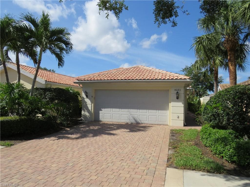 4251 Redonda LN NAPLES, FL 34119